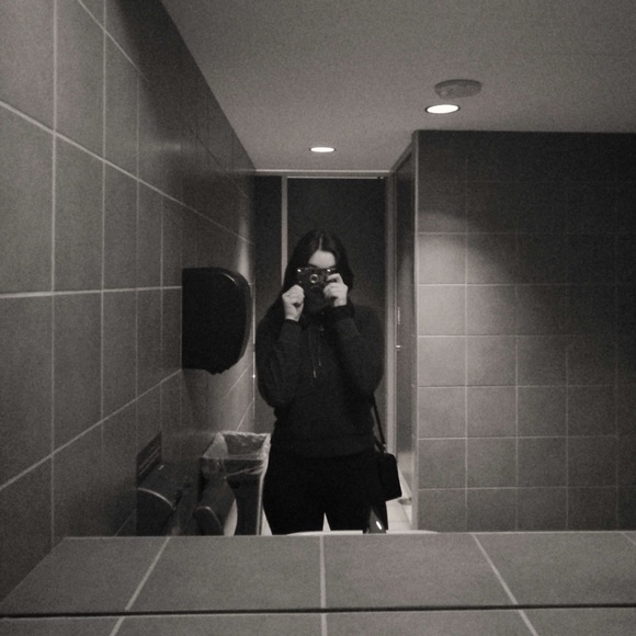 Meet your Posher, Miya - Picture 2 of 4